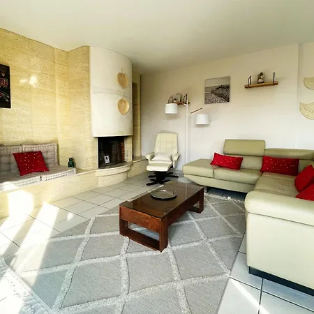 Maison Calme Et Cosy A Port-en-bessin Pres Du Golf Et De La Holiday home Port-en-Bessin-Huppain