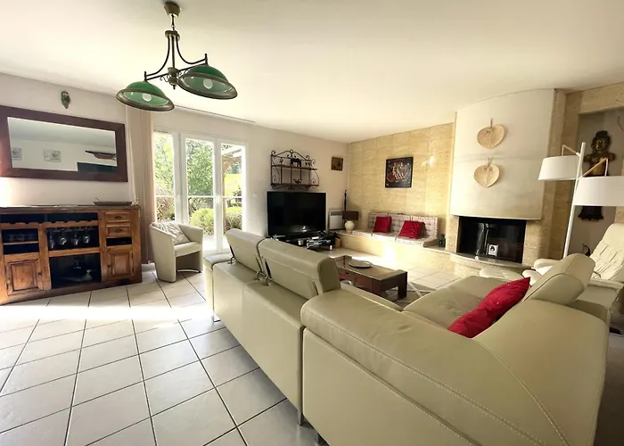 Prázdninový dům Maison Calme Et Cosy A Port-en-bessin Pres Du Golf Et De La Port-en-Bessin-Huppain